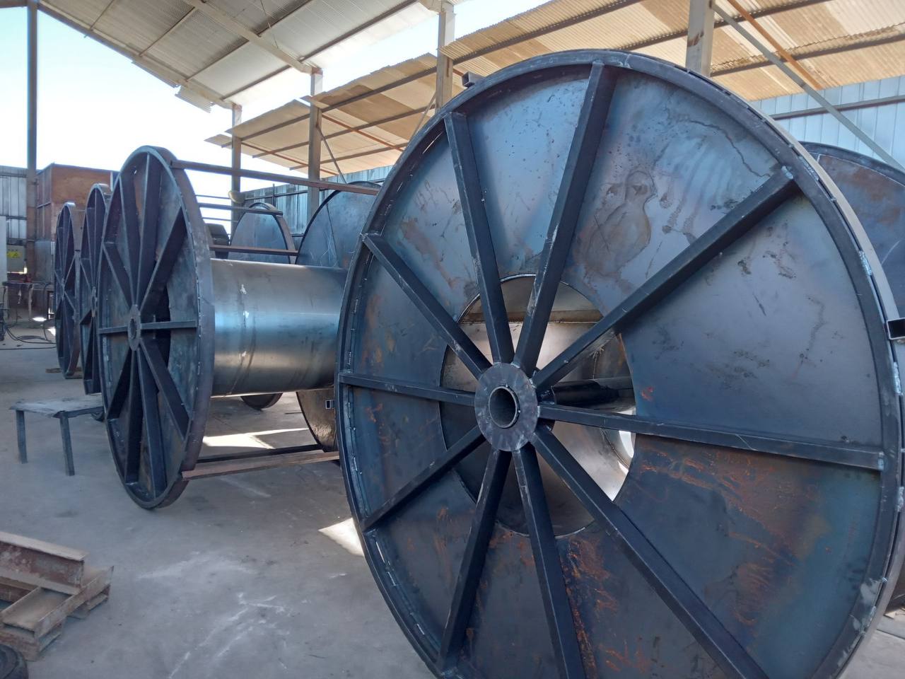 Carretes metálicos fabricados en acero estructural
